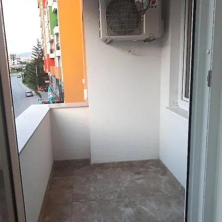 Stan, Sa Garazom, Velicine 64 M2 سراييفو